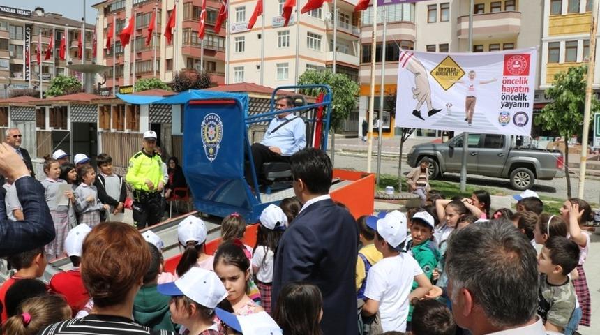 Safranbolu&rsquo;da emniyet kemerinin &ouml;nemi sim&uuml;lasyon ile anlatıldı