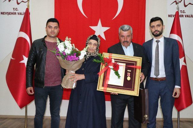 Nevşehir’de şehit ailelerine Devlet Övünç Madalyası