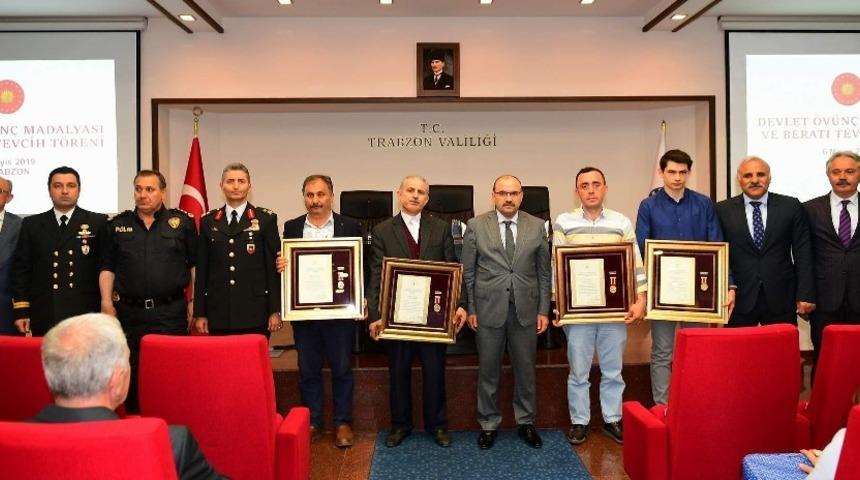 Trabzon&rsquo;da şehit aileleri ve gazilere Devlet &Ouml;v&uuml;n&ccedil; Madalyası verildi