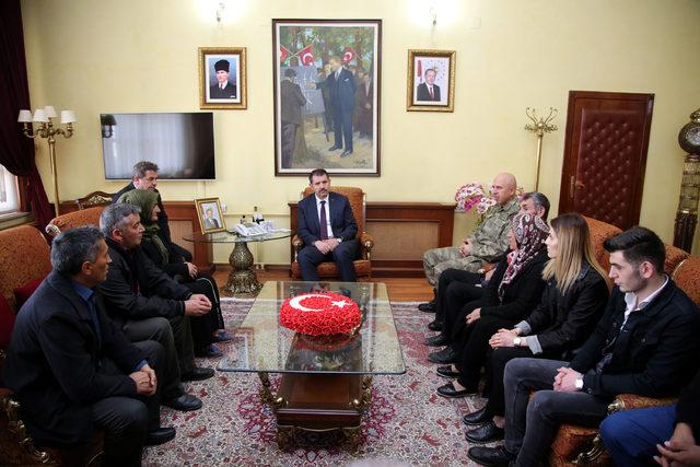 Sivas ta 6 şehit ailesine Devlet &Ouml;v&uuml;n&ccedil; Madalyası ve Beratı verildi 2