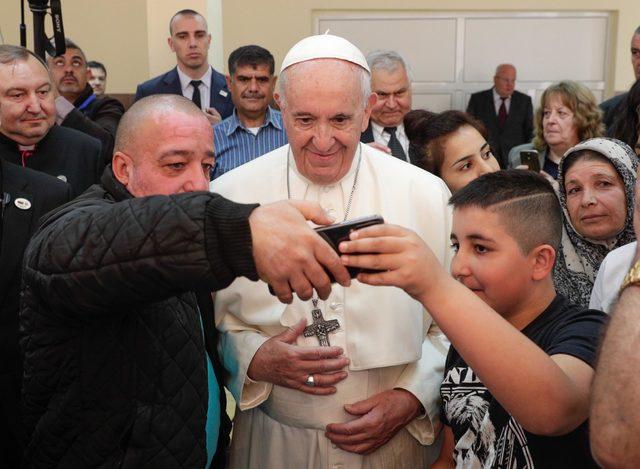 Papa'dan Bulgaristan'da mülteci mesajı: Onların yolu bir acı, kader yoludur