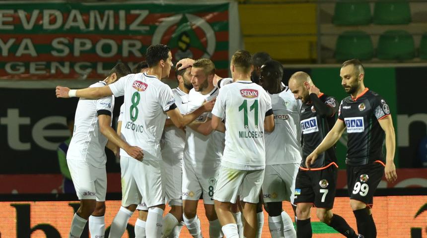 Duygusal maçta gülen Konyaspor!