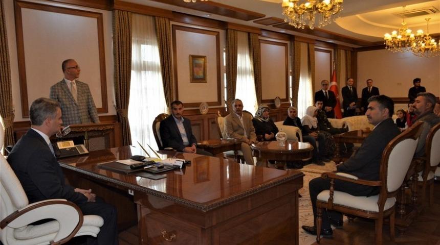 Şehit yakınlarına devlet &ouml;v&uuml;n&ccedil; madalyası verildi