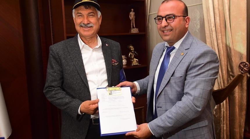 THK, Adana&rsquo;da 50 bin fitre ve zekat zarfı dağıttı