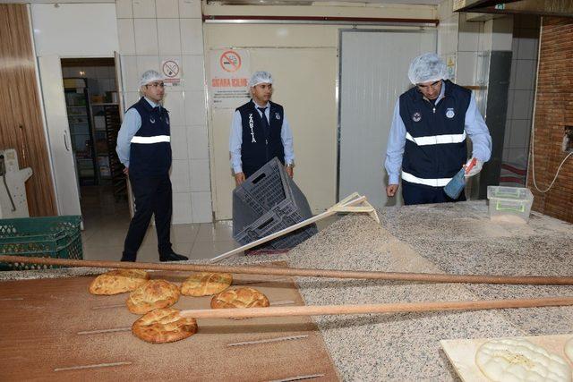 Kumluca’da zabıta, pastane ve fırınları denetledi