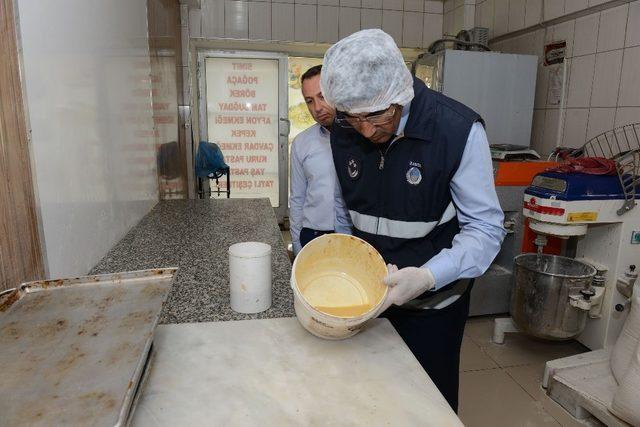 Kumluca’da zabıta, pastane ve fırınları denetledi