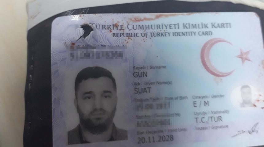 Cebindeki c&uuml;zdanı hayatını kurtardı!