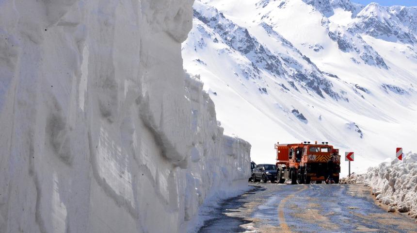Ovit'in iki y&uuml;z&uuml;