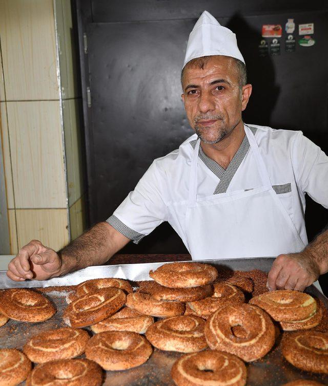 Manisa'da ramazan ayının vazgeçilmezi taban simidi