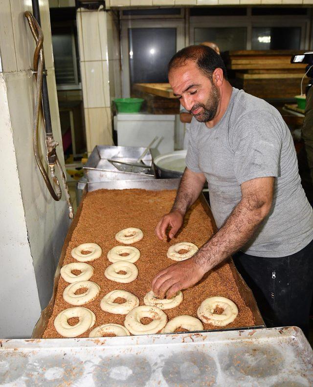 Manisa'da ramazan ayının vazgeçilmezi taban simidi