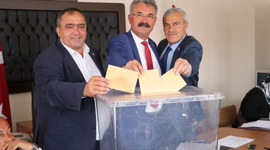 Yeşilova İ&ccedil;me Su Birliğinde Başkan Ko&ccedil;ak g&uuml;ven tazeledi