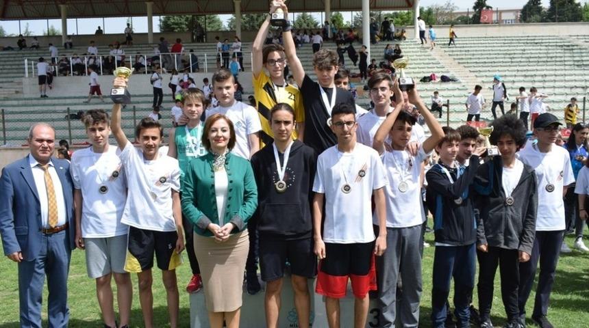 Spor Şenlikleri&rsquo;nde atletizm coşkusu