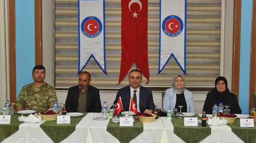 Vali Soyt&uuml;rk, şehit aileleri ile iftarda bir araya geldi