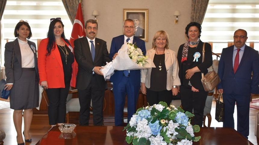 Vakıflar B&ouml;lge M&uuml;d&uuml;r&uuml; Ko&ccedil; Vali Deniz&rsquo;e &ccedil;alışmalarını anlattı