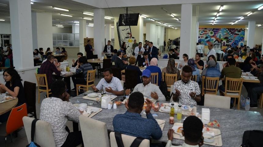 İlk iftar &ouml;ğrencilerle