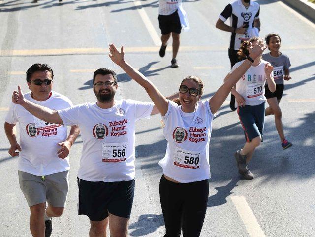 Karşıyaka’da Anneler Günü’ne anlamlı kutlama