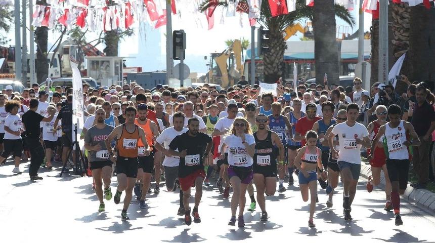 Karşıyaka’da Anneler Günü’ne anlamlı kutlama