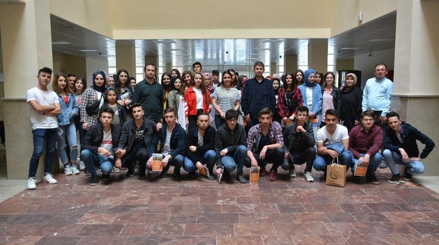 Lise &ouml;ğrencileri D&uuml;zce &Uuml;niversitesi&rsquo;ni gezdi