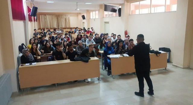 Gediz MYO’da Tıbbi Tanıtım ve Pazarlama Semineri