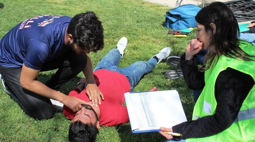 ADÜ öğrencileri 5. Tralli Travma Rallisinden ödülle döndü