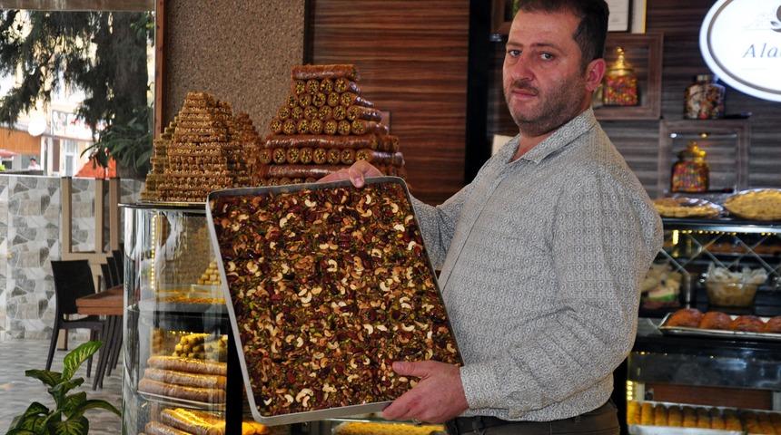 Suriyeli tatlıcılar mesleklerini yaşatıyor &nbsp;&nbsp;