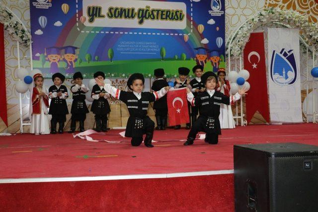 Yunusemreli minikler kep attı