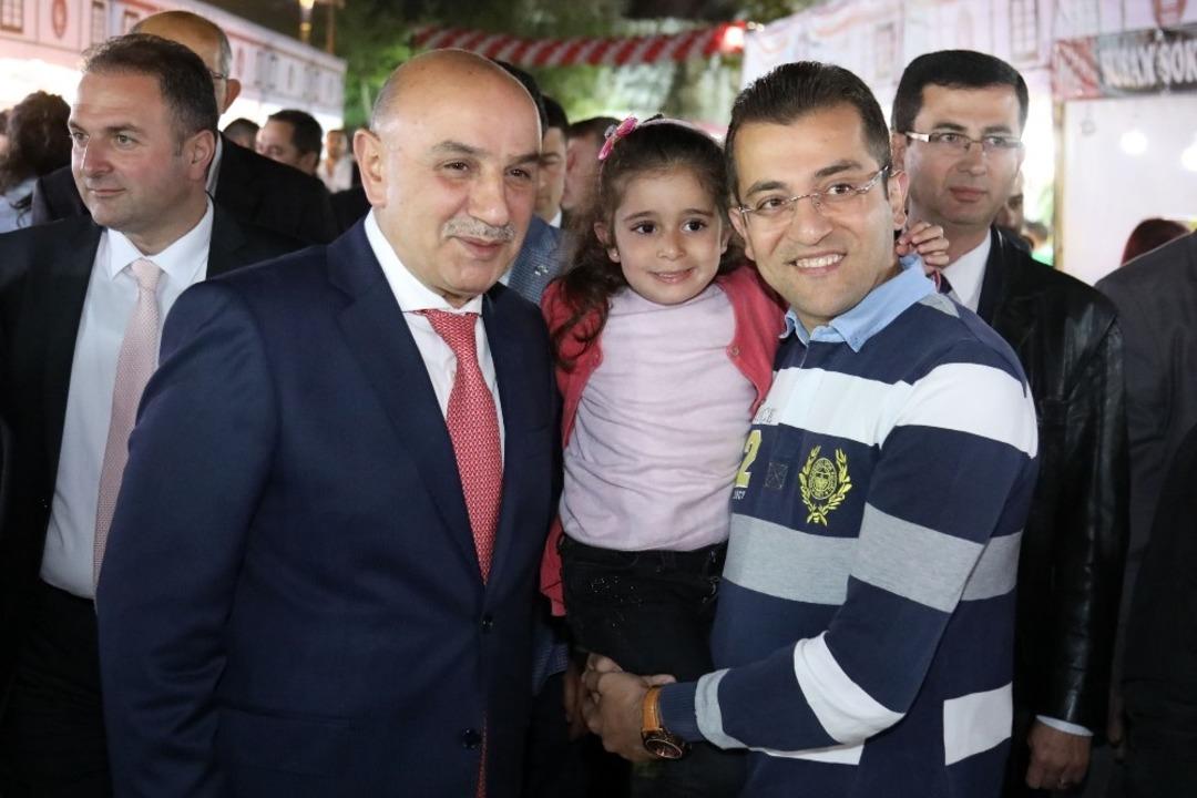 Ke&ccedil;i&ouml;ren&rsquo;de Ramazan&rsquo;ın ilk g&uuml;n&uuml;nde muhteşem Azerin konseri