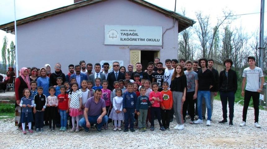 NE&Uuml;&rsquo;den k&ouml;y okullarına geleneksel yardım etkinliği