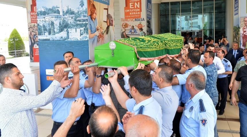 Zabıta memurunu son yolculuğuna mesai arkadaşları uğurladı