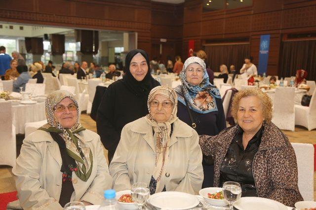 Küçükçekmece’de ilk iftarda gazi ve şehit aileleri buluştu