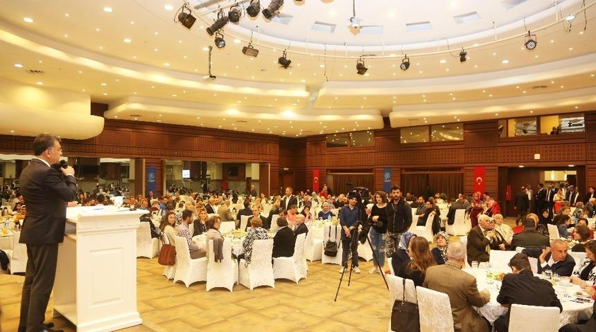 K&uuml;&ccedil;&uuml;k&ccedil;ekmece&rsquo;de ilk iftarda gazi ve şehit aileleri buluştu