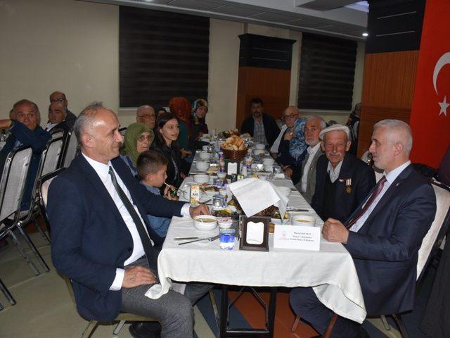 Düzce’de ilk iftar şehit yakınları ve gazilerle