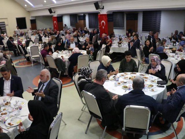 Düzce’de ilk iftar şehit yakınları ve gazilerle