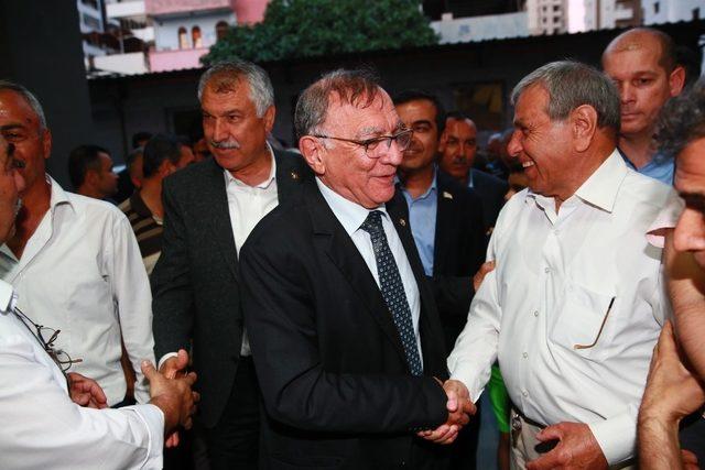 Seyhan’ın geleneksel iftar sofrası kuruldu