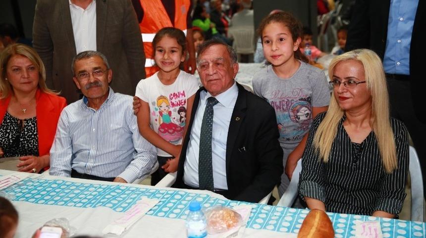 Seyhan’ın geleneksel iftar sofrası kuruldu