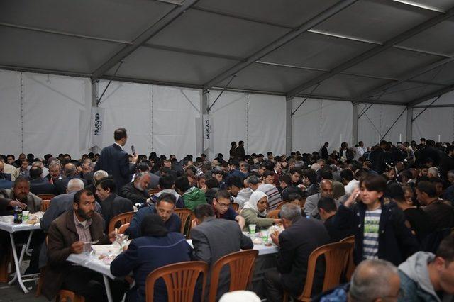 Başkan Şerifoğulları,vatandaşlarla çadırda iftarını açtı