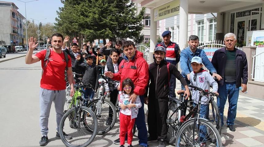 Şuhut&rsquo;ta şehit piyade er Mesut Akpınar anısına bisiklet turu