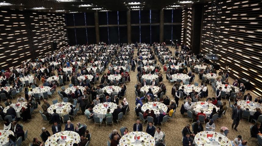 Şehit aileleri ve gaziler iftarda buluştu