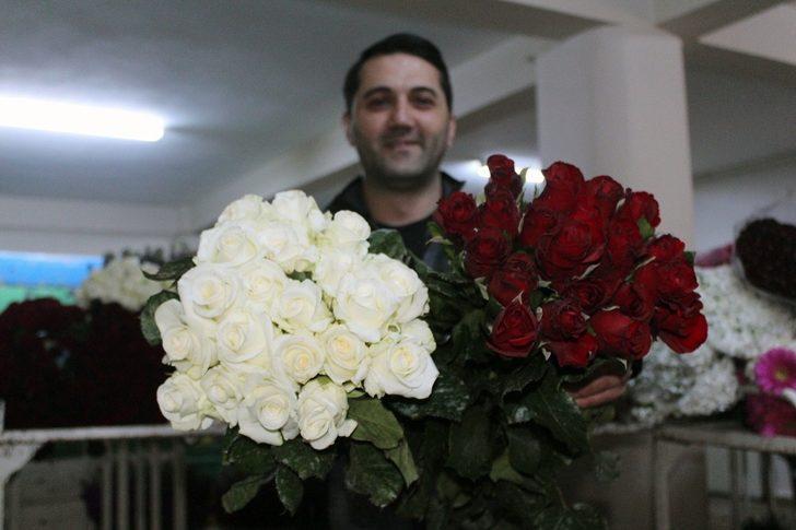 Çiçek mezatında Anneler Günü yoğunluğu G1