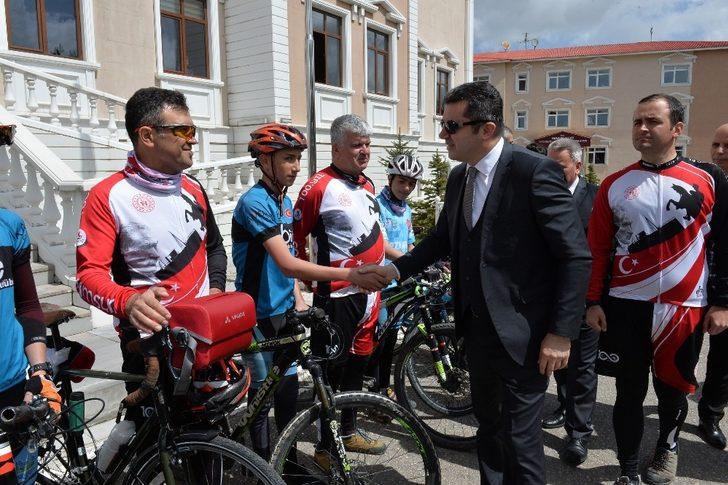 Samsun’dan yola çıkan Bisikletçiler Erzurum’a ulaştı G2
