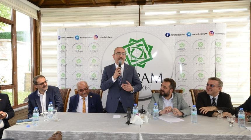 Başkan Kavuş, muhtarlarla bir araya geldi