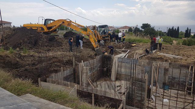 Beylikdüzü'nde toprak altında kalan işçi kurtarıldı