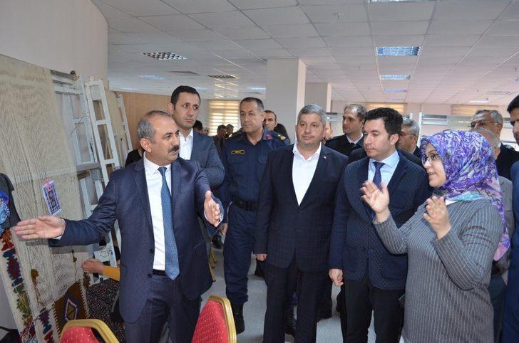 Bünyan’da Kilim Dokuma Kursu Açıldı G4