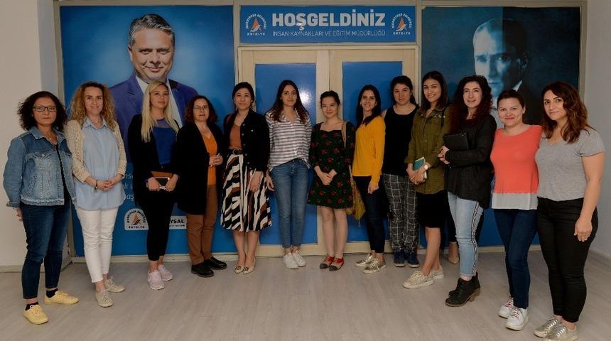 Muratpaşa, yaşlılar için konutları inceledi