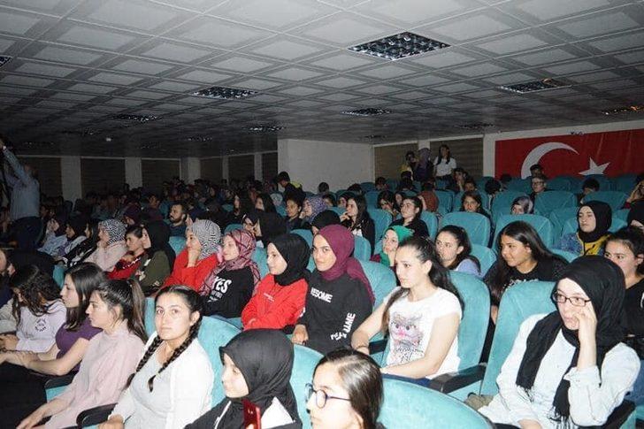 Şuhut’ta ’’Şiirin Dilinden’’ dinletisi G5