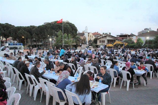 Germencik Belediyesinin ilk iftar programı gerçekleşti