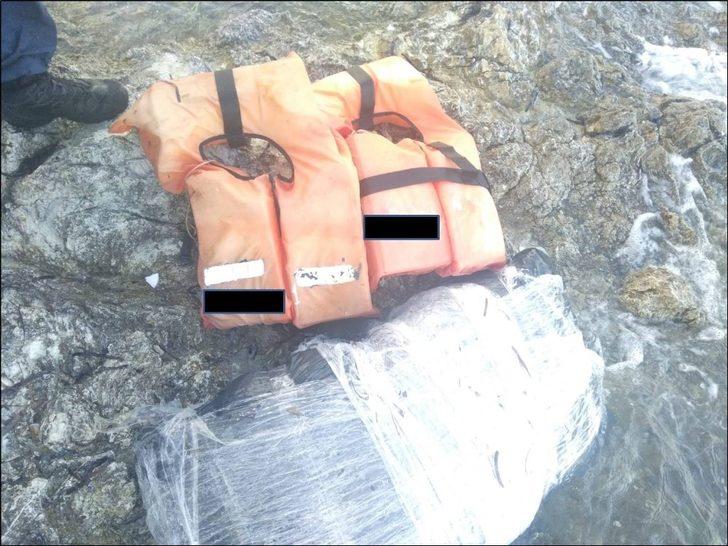 1 tonluk uyuşturucu tekneyi batırdı G1