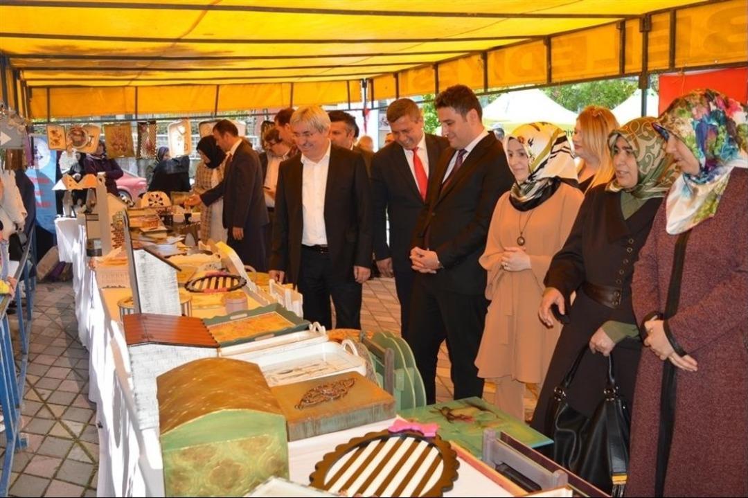 İvrindi&rsquo;de yıl sonu sergisi coşkusu