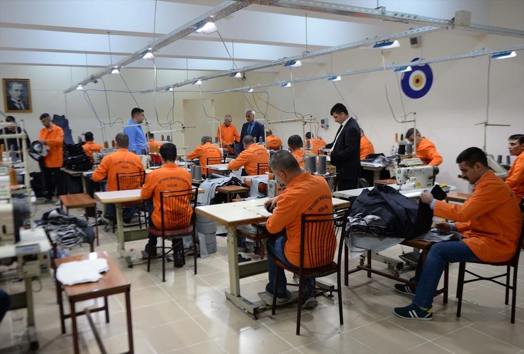 Mahkumlar &uuml;retiyor 8 &uuml;lkeye satılıyor