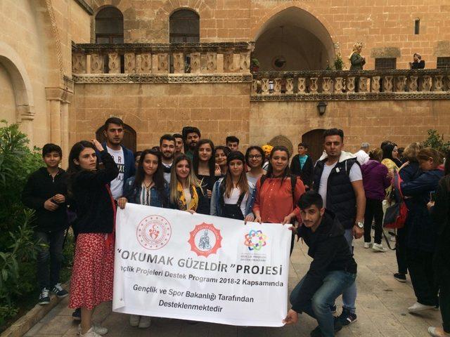 Gençler Mardin’de tarihi yolculuğa çıktı